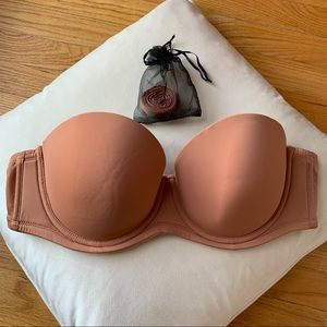 NWOT Delmira size 38B strapless bra in “SunKissed”